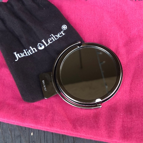 New Judith Leiber clutch - Picture 4 of 8